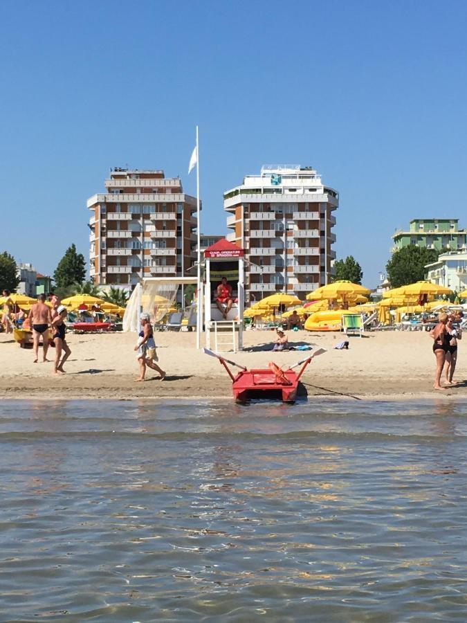 Appartamento Fronte Mare ริมินี ภายนอก รูปภาพ