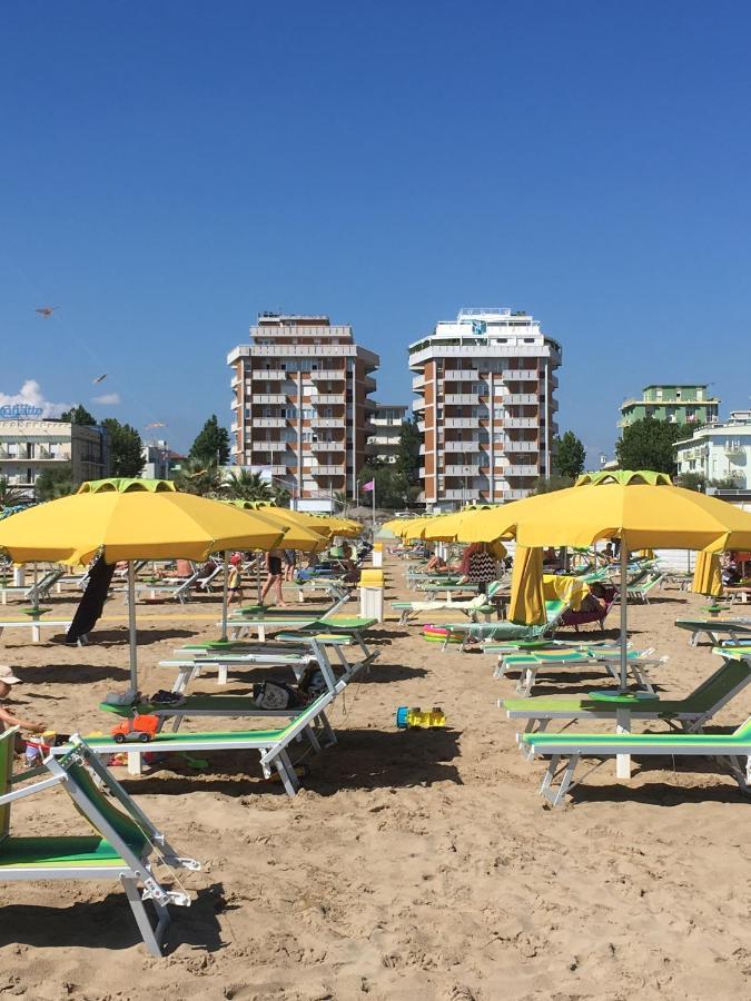 Appartamento Fronte Mare ริมินี ภายนอก รูปภาพ