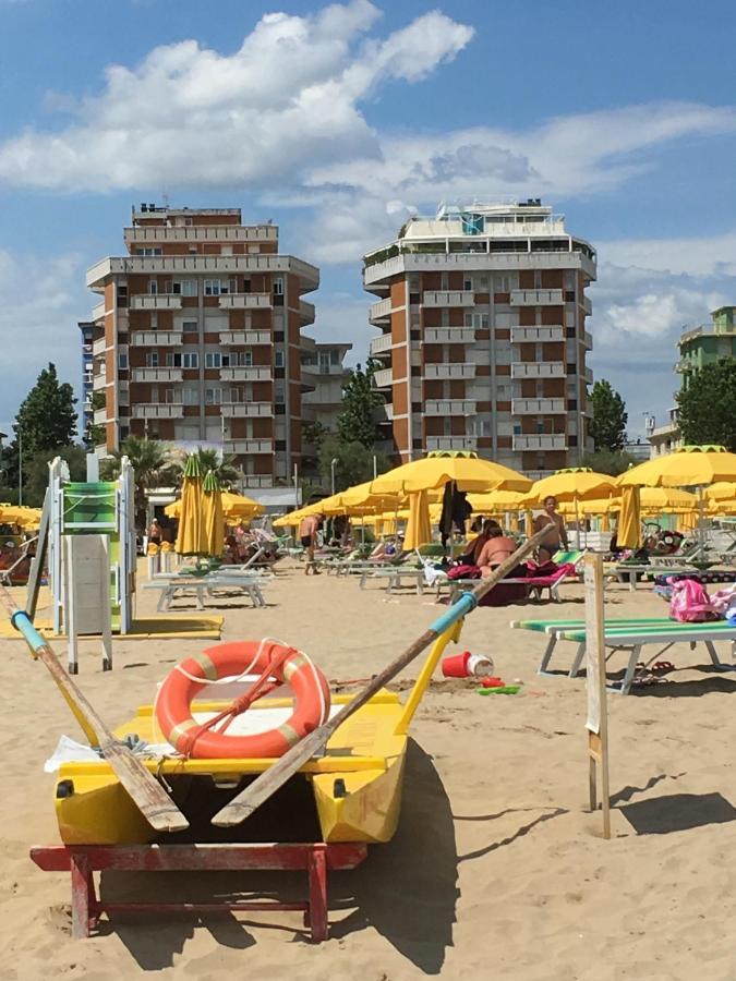 Appartamento Fronte Mare ริมินี ภายนอก รูปภาพ