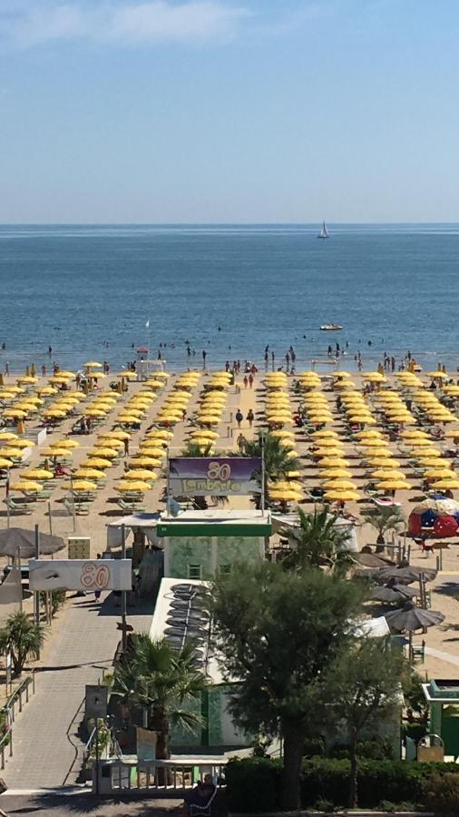 Appartamento Fronte Mare ริมินี ภายนอก รูปภาพ