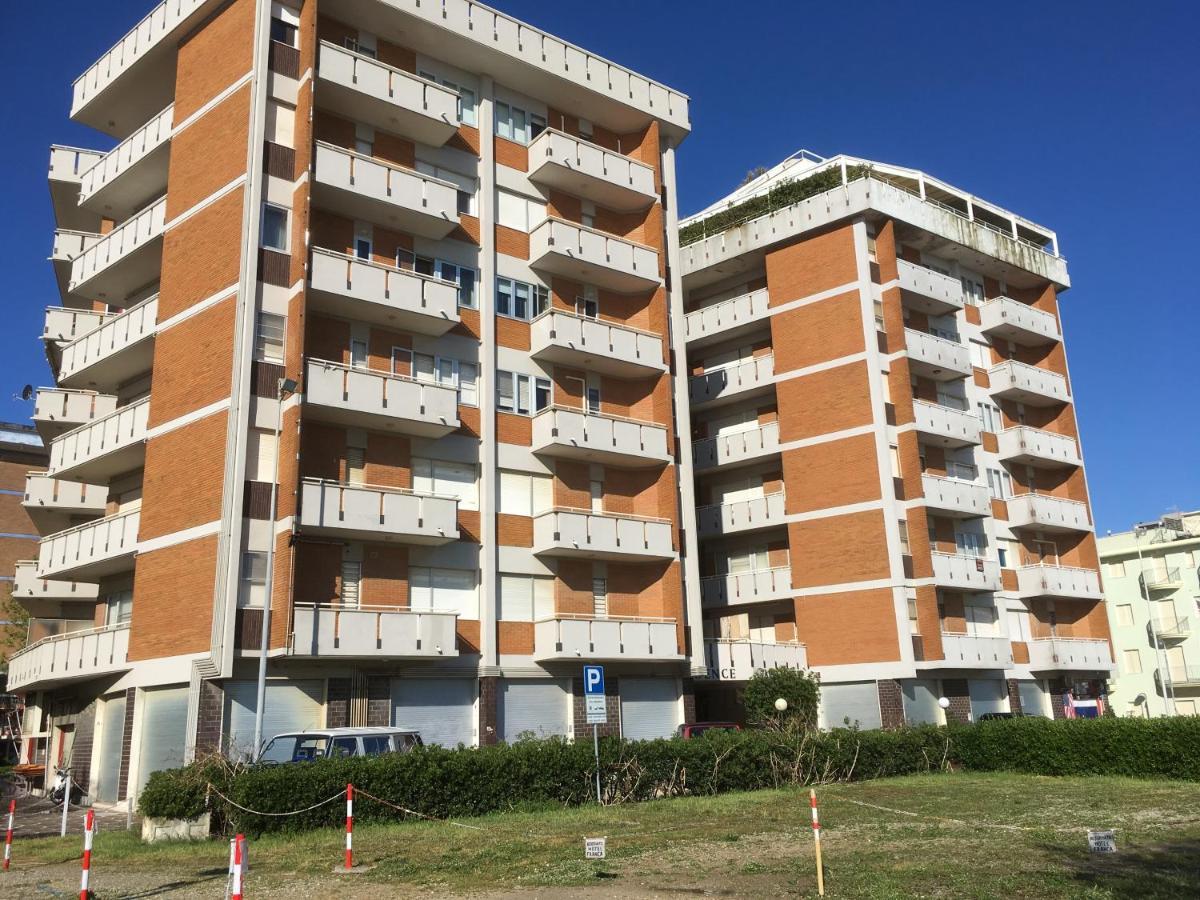 Appartamento Fronte Mare ริมินี ภายนอก รูปภาพ