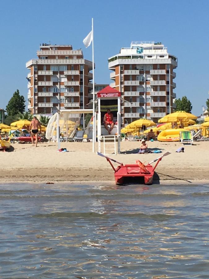 Appartamento Fronte Mare ริมินี ภายนอก รูปภาพ