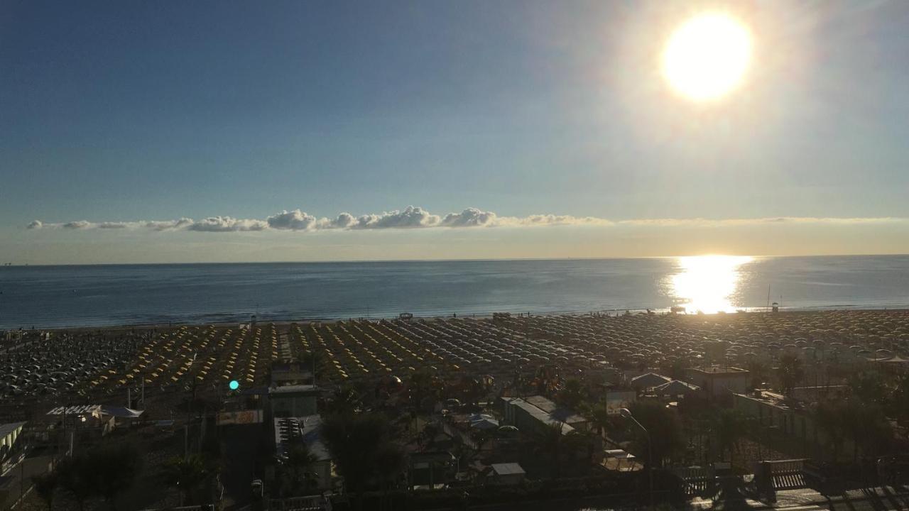 Appartamento Fronte Mare ริมินี ภายนอก รูปภาพ