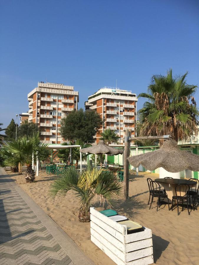 Appartamento Fronte Mare ริมินี ภายนอก รูปภาพ