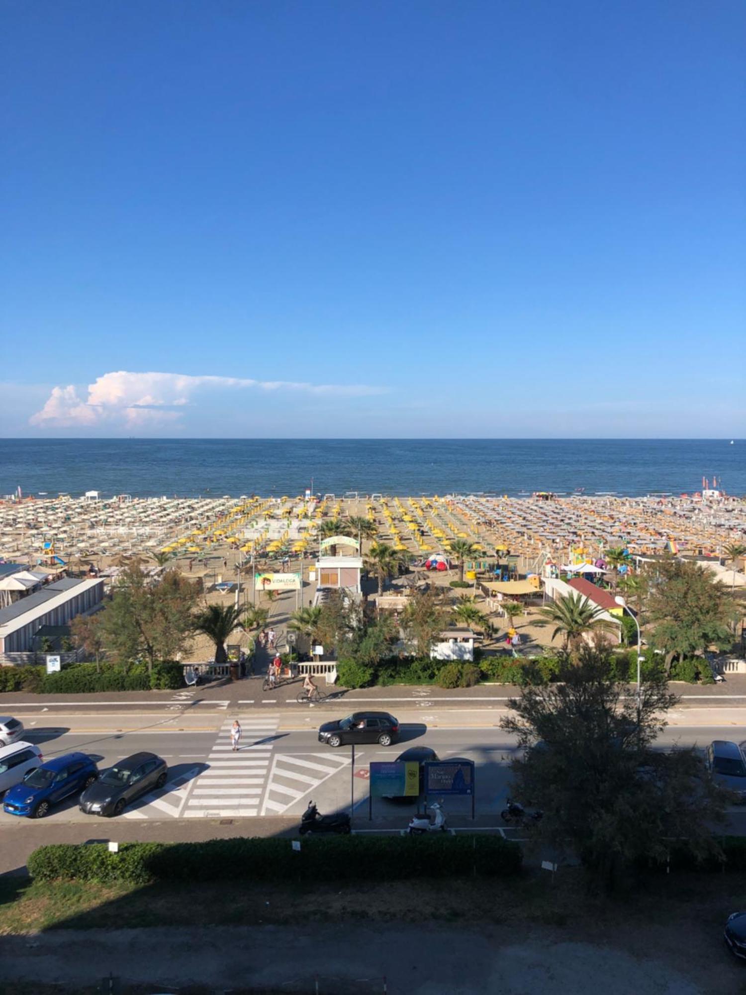 Appartamento Fronte Mare ริมินี ภายนอก รูปภาพ